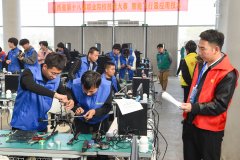 <strong>请“小而精”的企业进校园</strong>